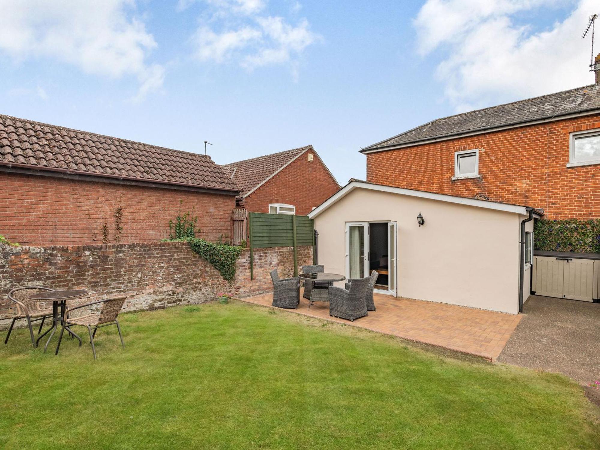 Managers Cottage Loddon Exterior photo